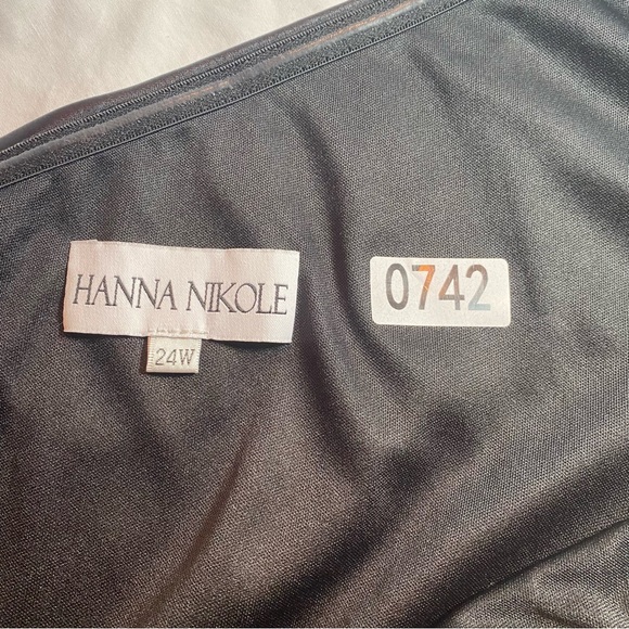 Plus size Special Occassion Dress Satin Midi 24W - Picture 5 of 8